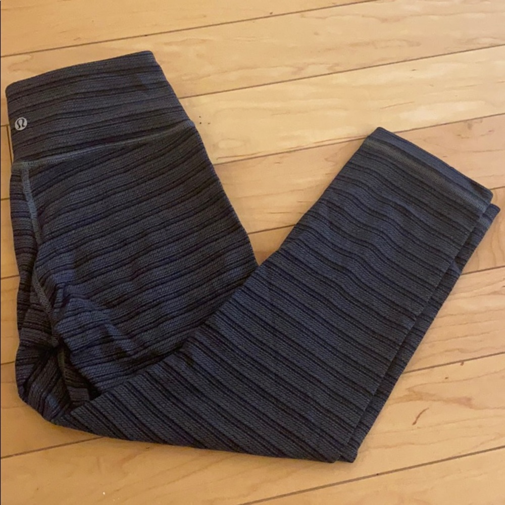 Lululemon size 4 grey and black stripe leggings